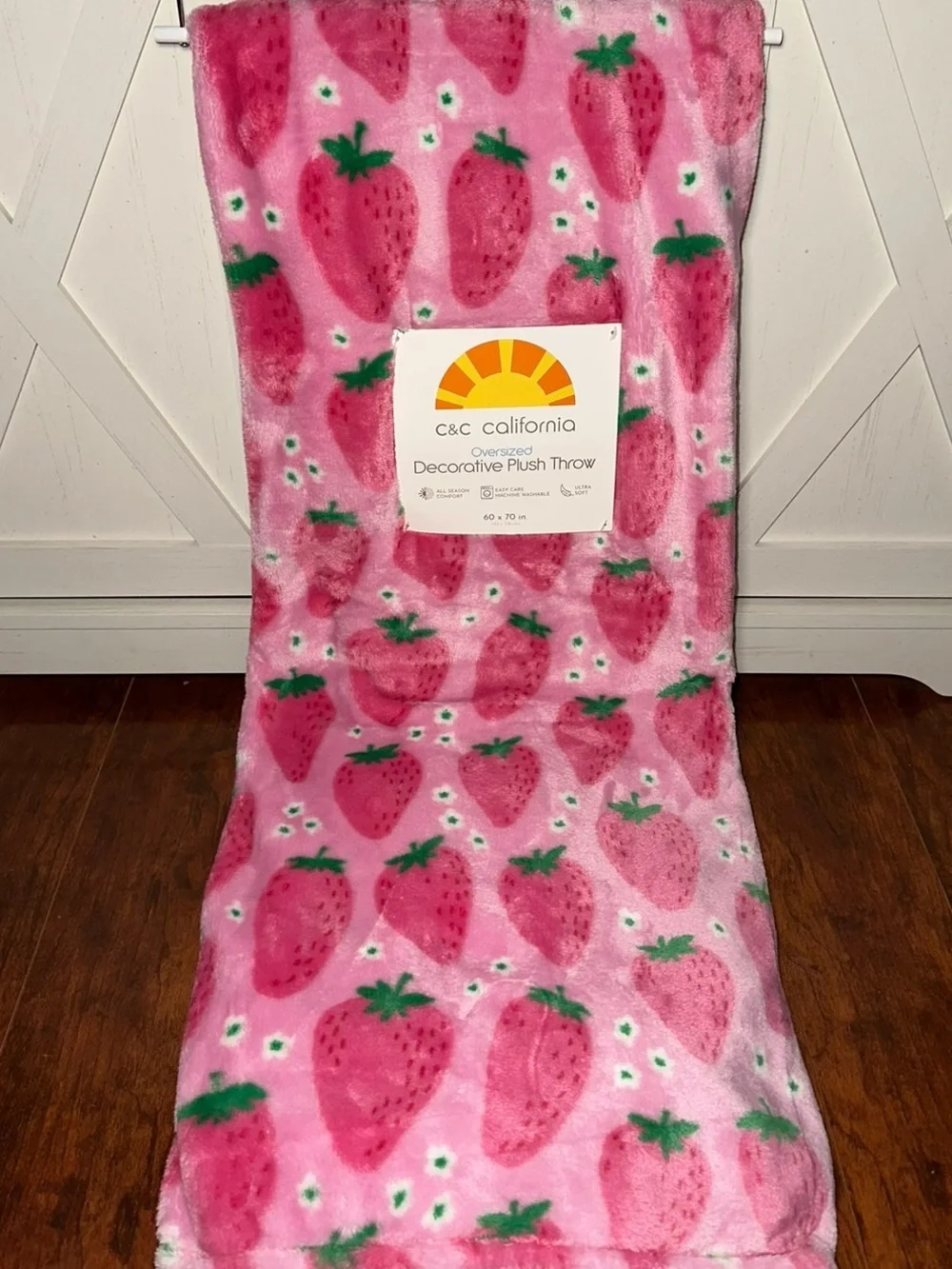 C&C California Pink Strawberry Pattern Plush Throw Blanket